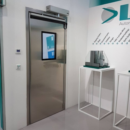 Pintu Otomatis Eterna Ruang Laboratorium